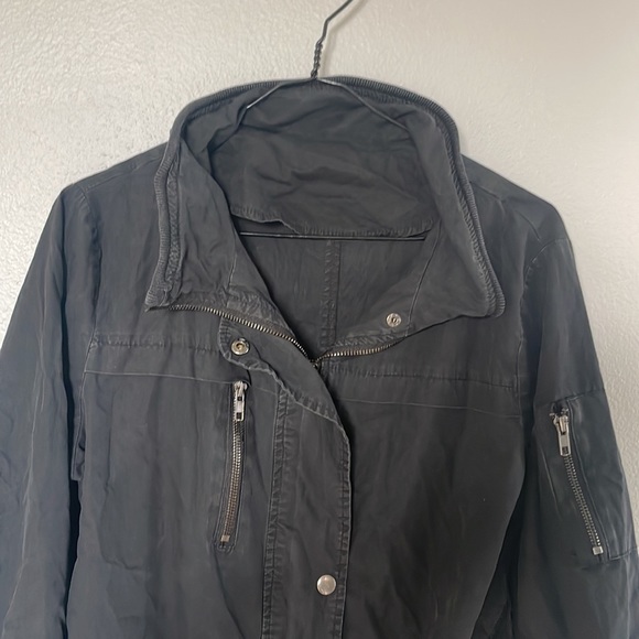 Cropped Biker Jacket from Hong Kong - Picture 3 of 4